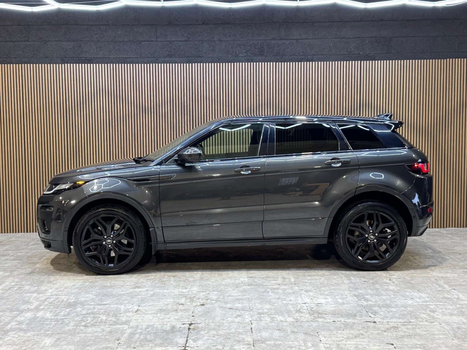 Used Land Rover Range Rover Evoque 2018 for sale - 77891355: Photo 31
