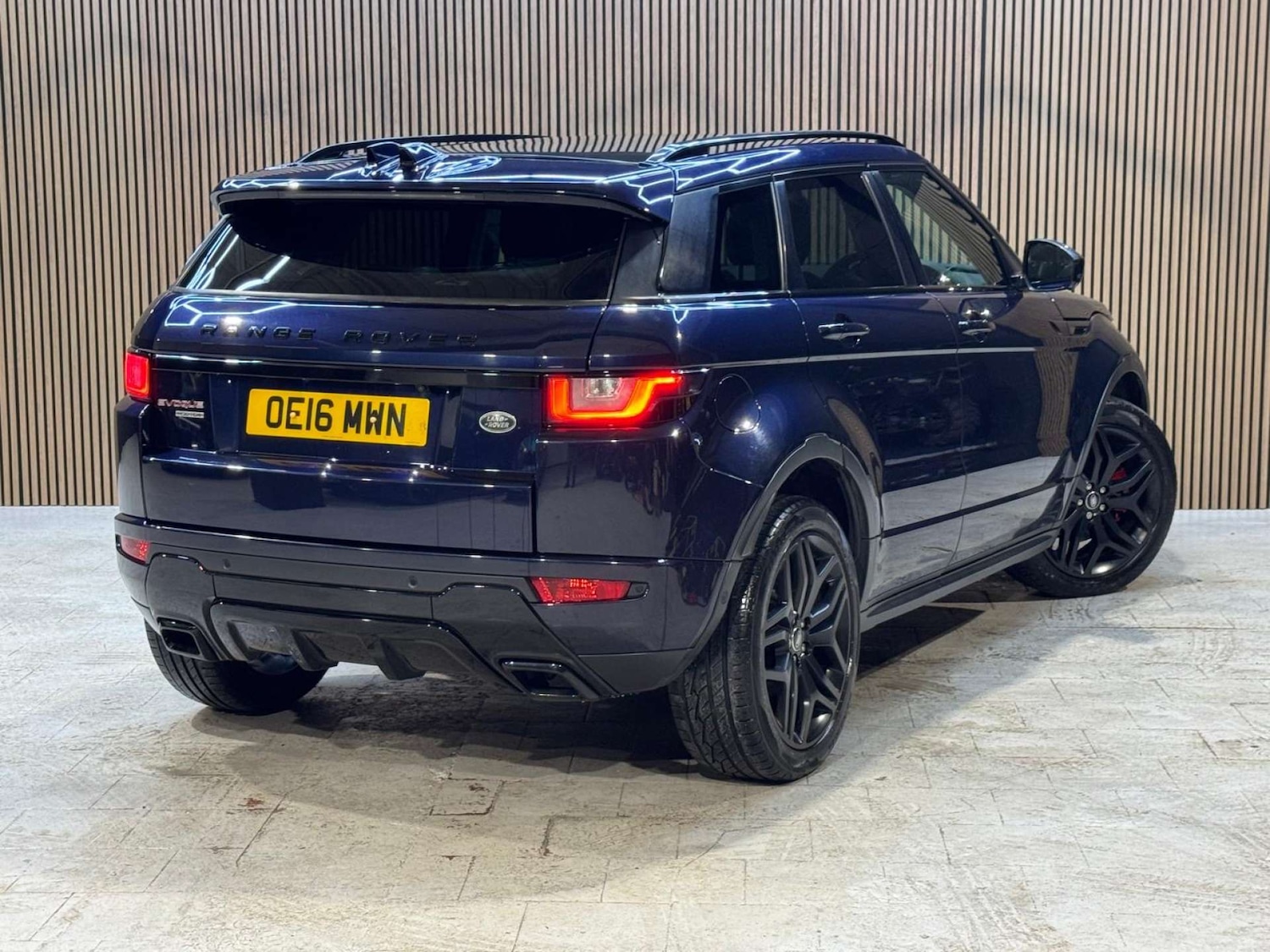 Used Land Rover Range Rover Evoque 2016 for sale - 77168060: Photo 2