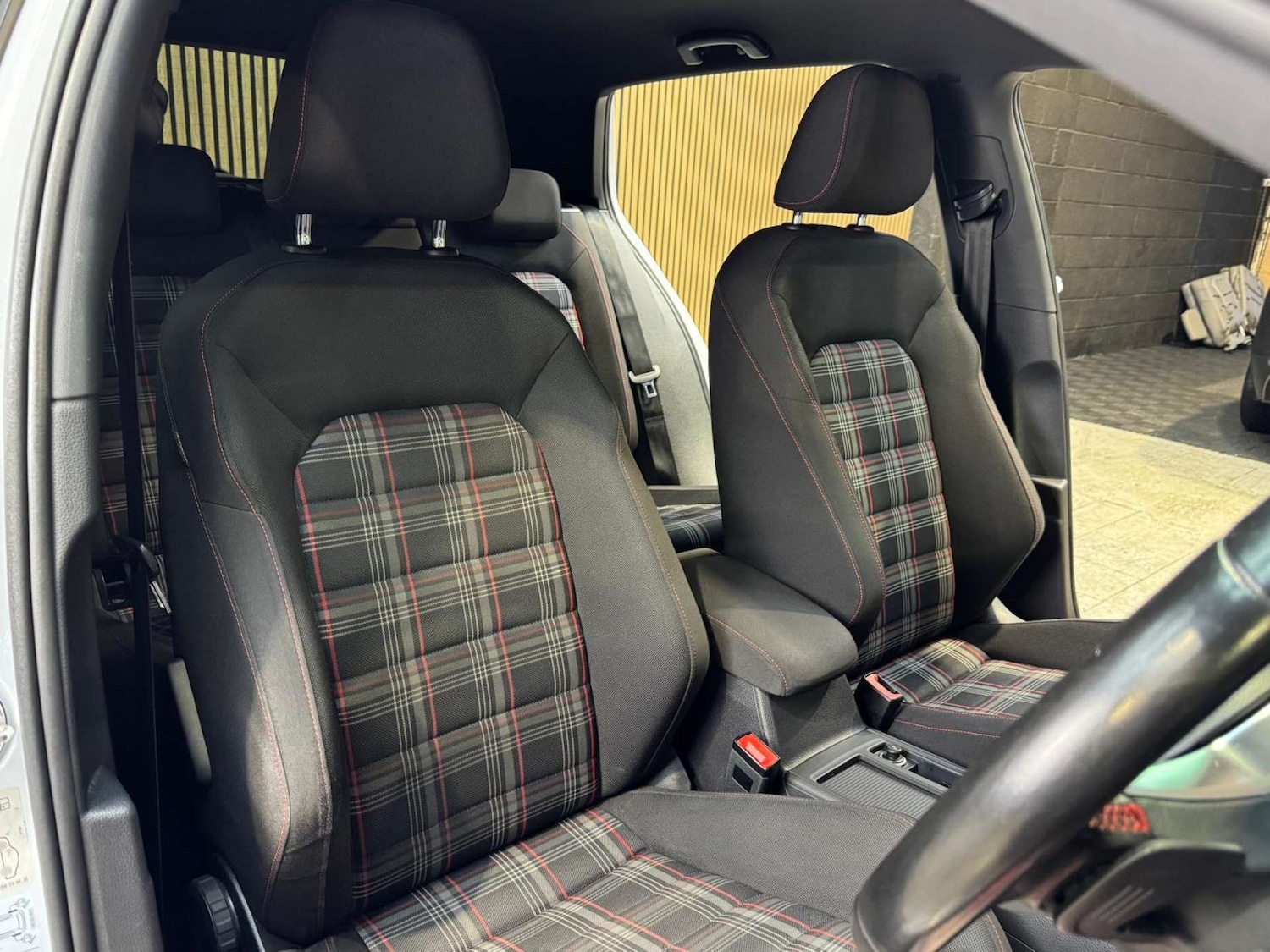 Used Volkswagen Golf 2017 for sale - 77213724: Photo 41