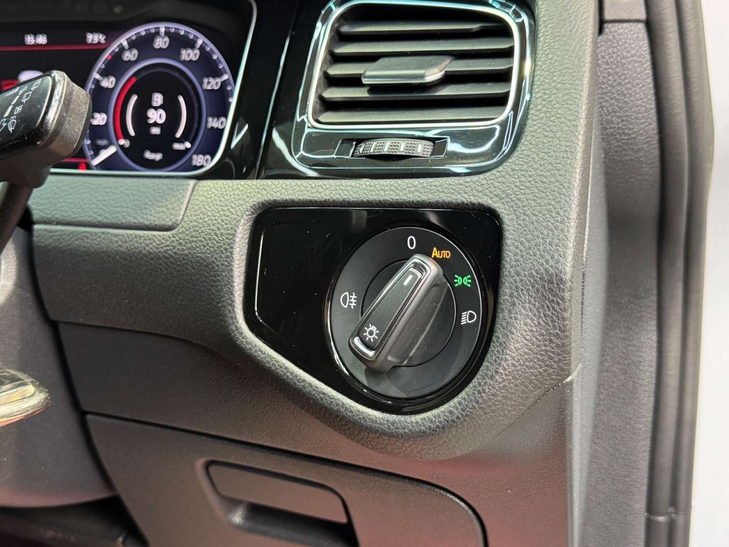 Used Volkswagen Golf 2017 for sale - 77213724: Photo 56