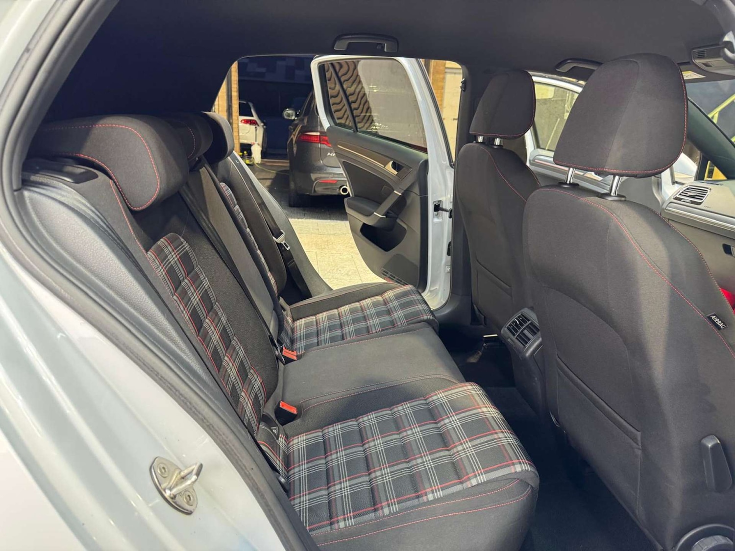 Used Volkswagen Golf 2017 for sale - 77213724: Photo 58