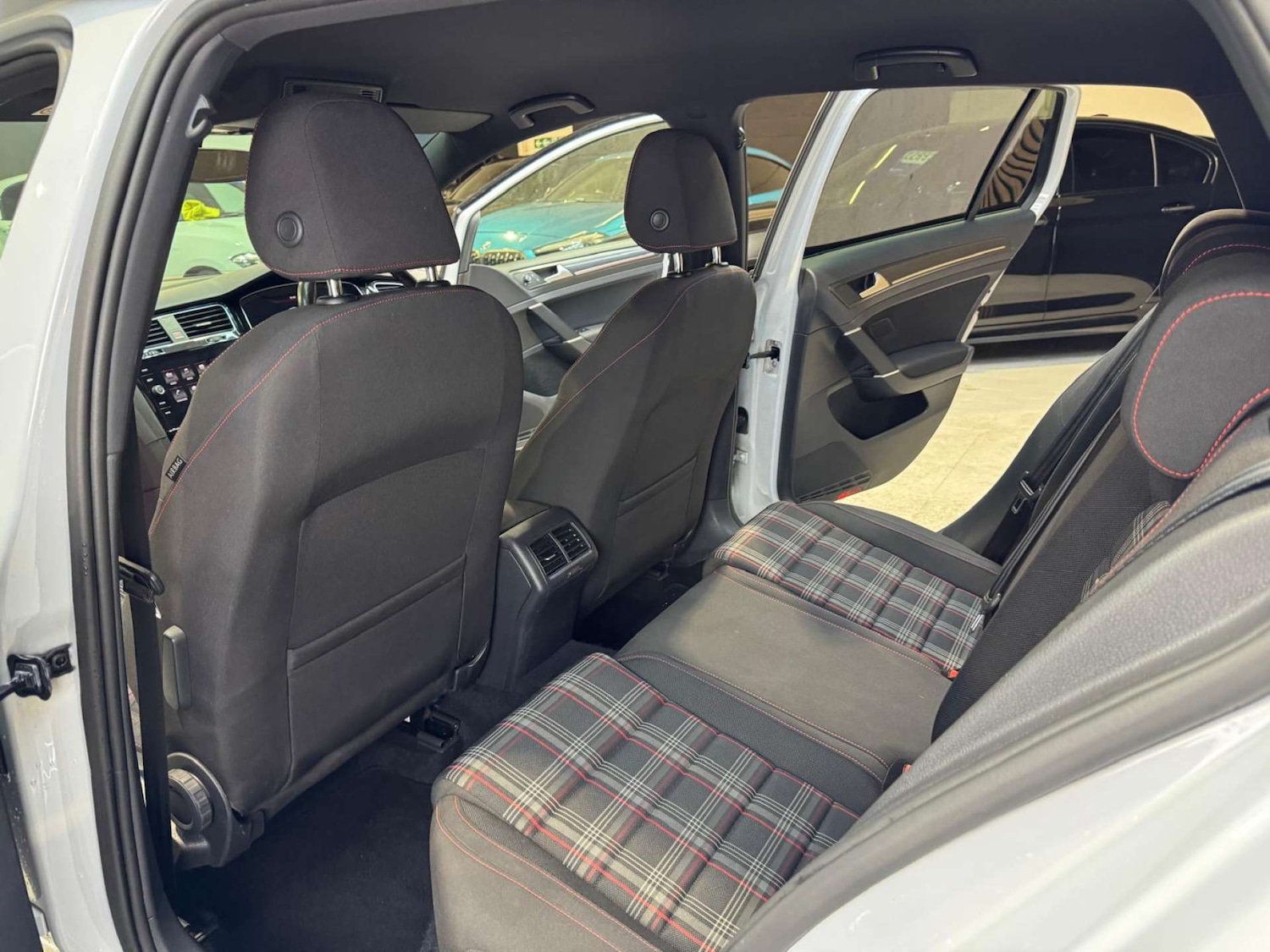 Used Volkswagen Golf 2017 for sale - 77213724: Photo 61