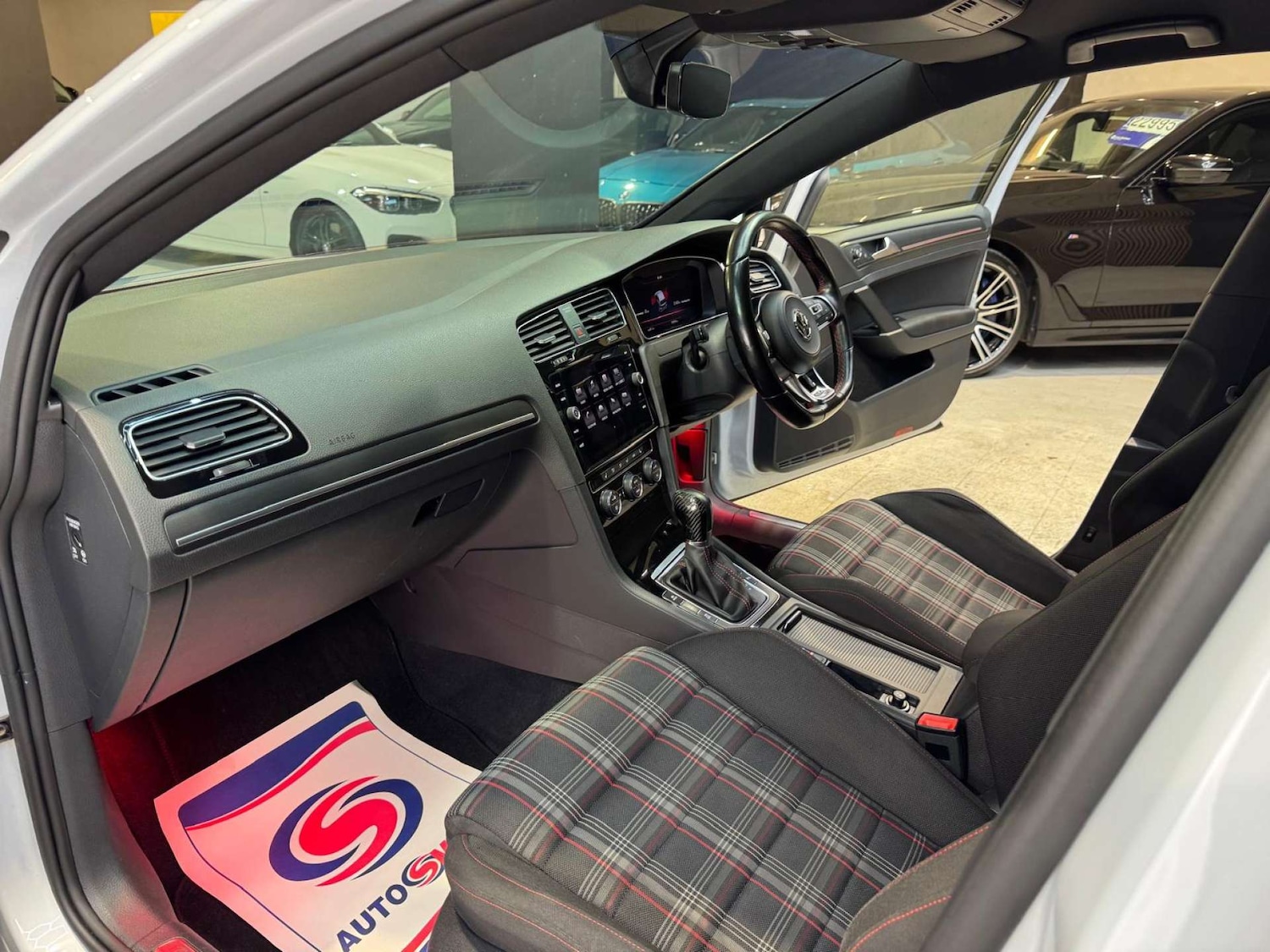 Used Volkswagen Golf 2017 for sale - 77213724: Photo 63