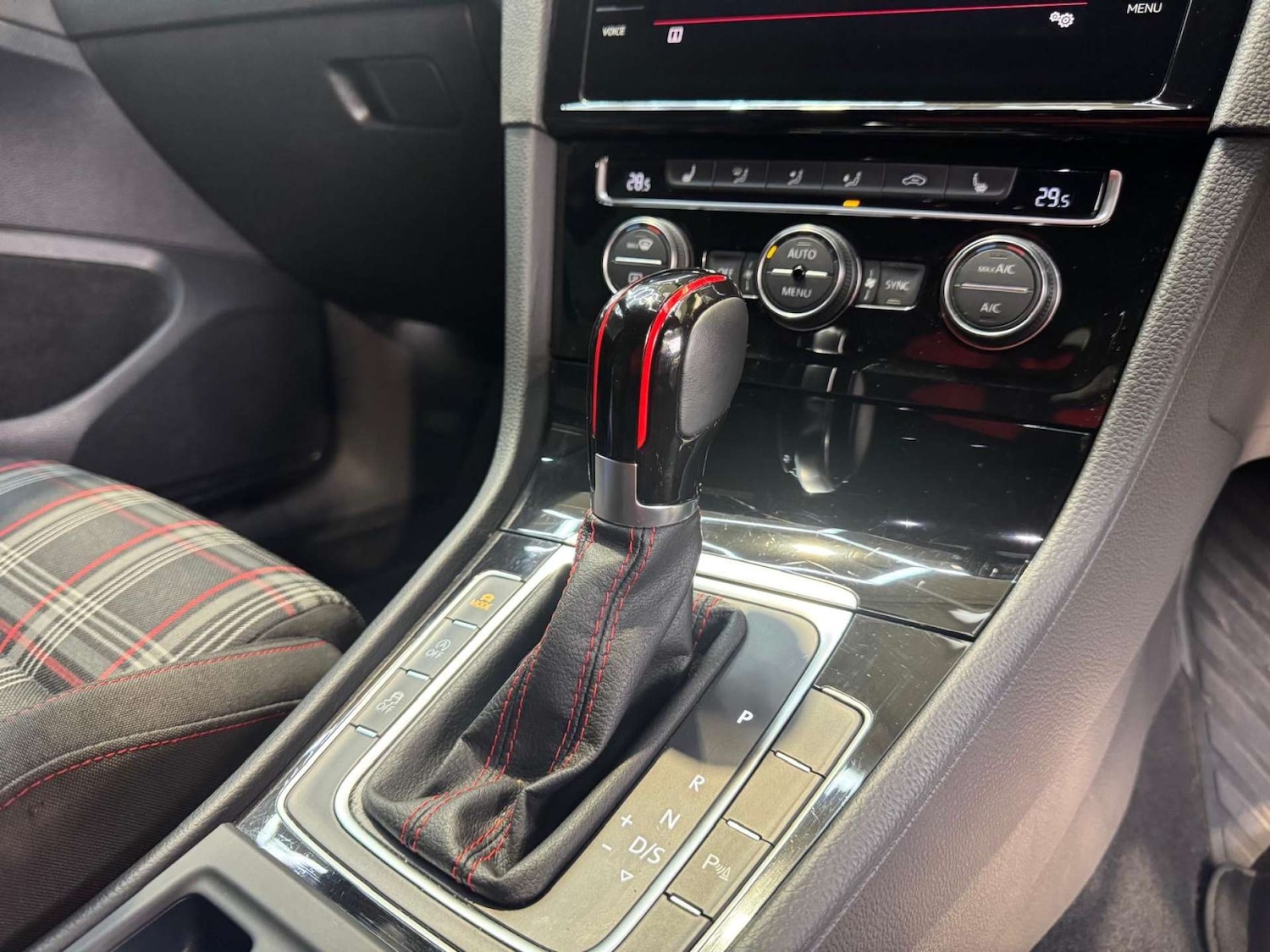 Used Volkswagen Golf 2019 for sale - 76602119: Photo 65