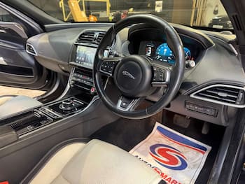 Used Jaguar XF 2015 for sale - 79615534: Photo
