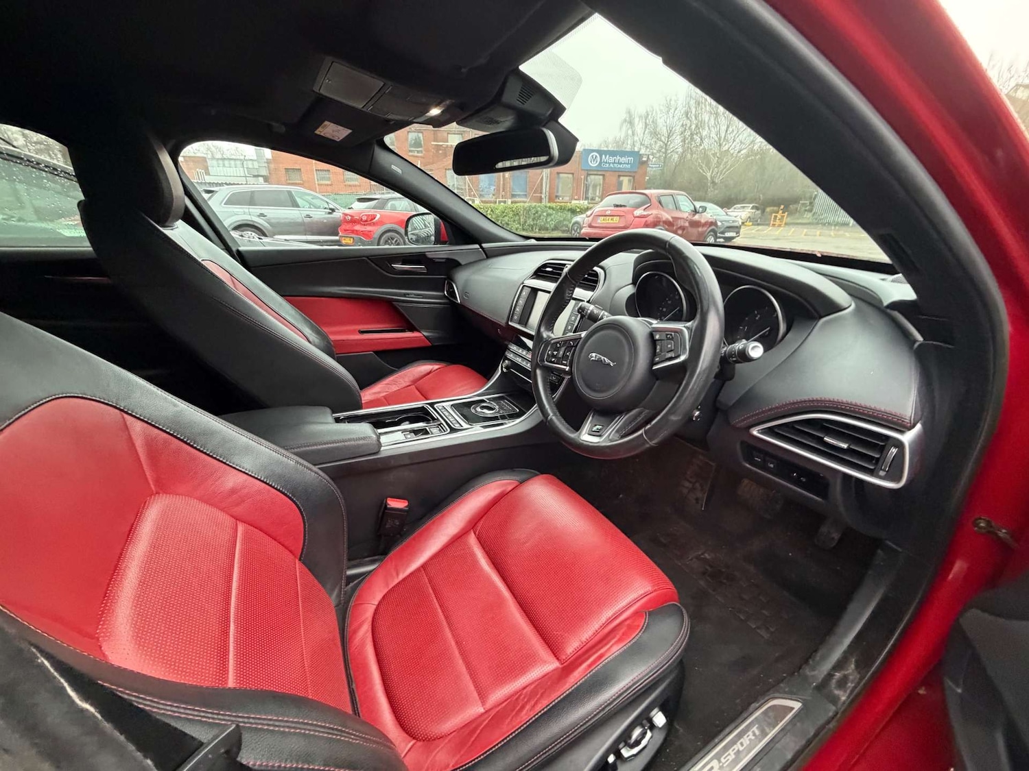 Used Jaguar XE 2017 for sale - 77168064: Photo 2