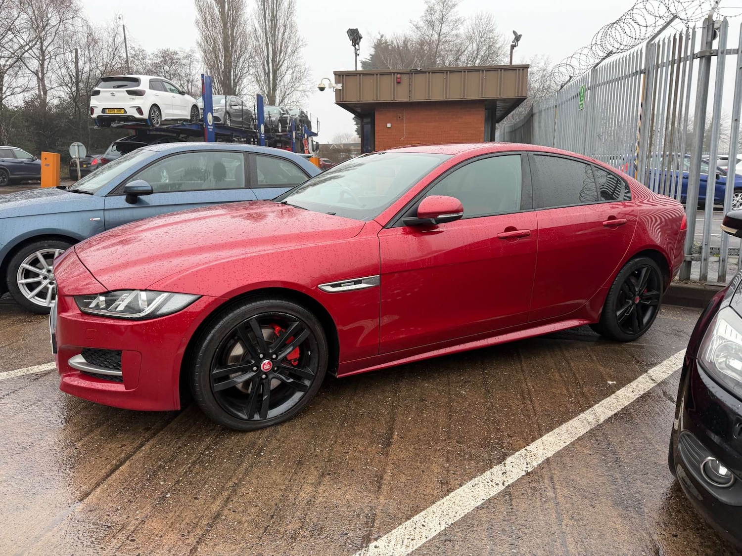 Used Jaguar XE 2017 for sale - 77168064: Photo 5