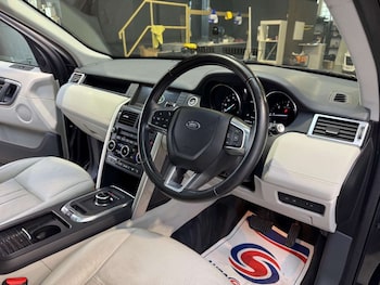 Used Land Rover Discovery Sport 2018 for sale - 78496424: Photo