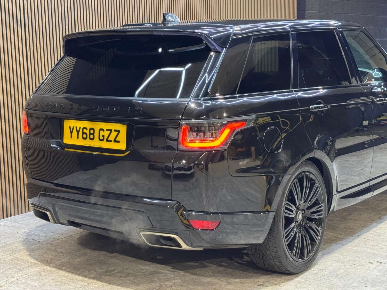 Used Land Rover Range Rover Sport 2018 for sale - 77676600: Photo 14