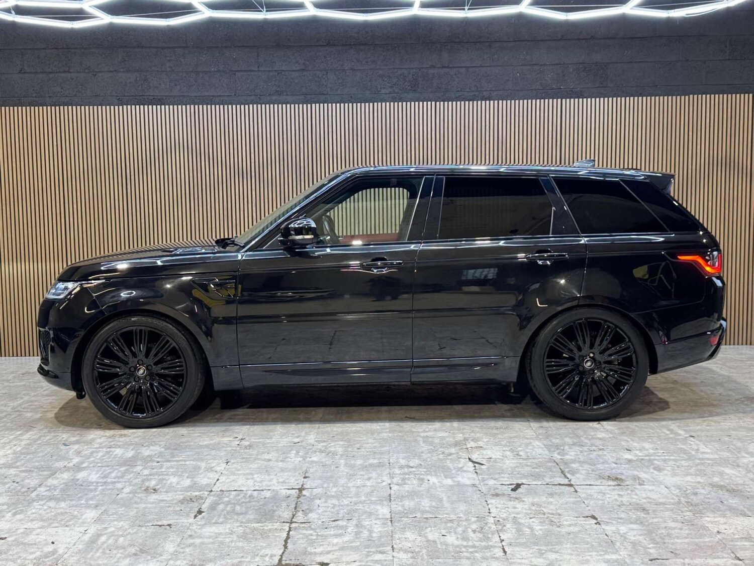 Used Land Rover Range Rover Sport 2018 for sale - 77676600: Photo 28