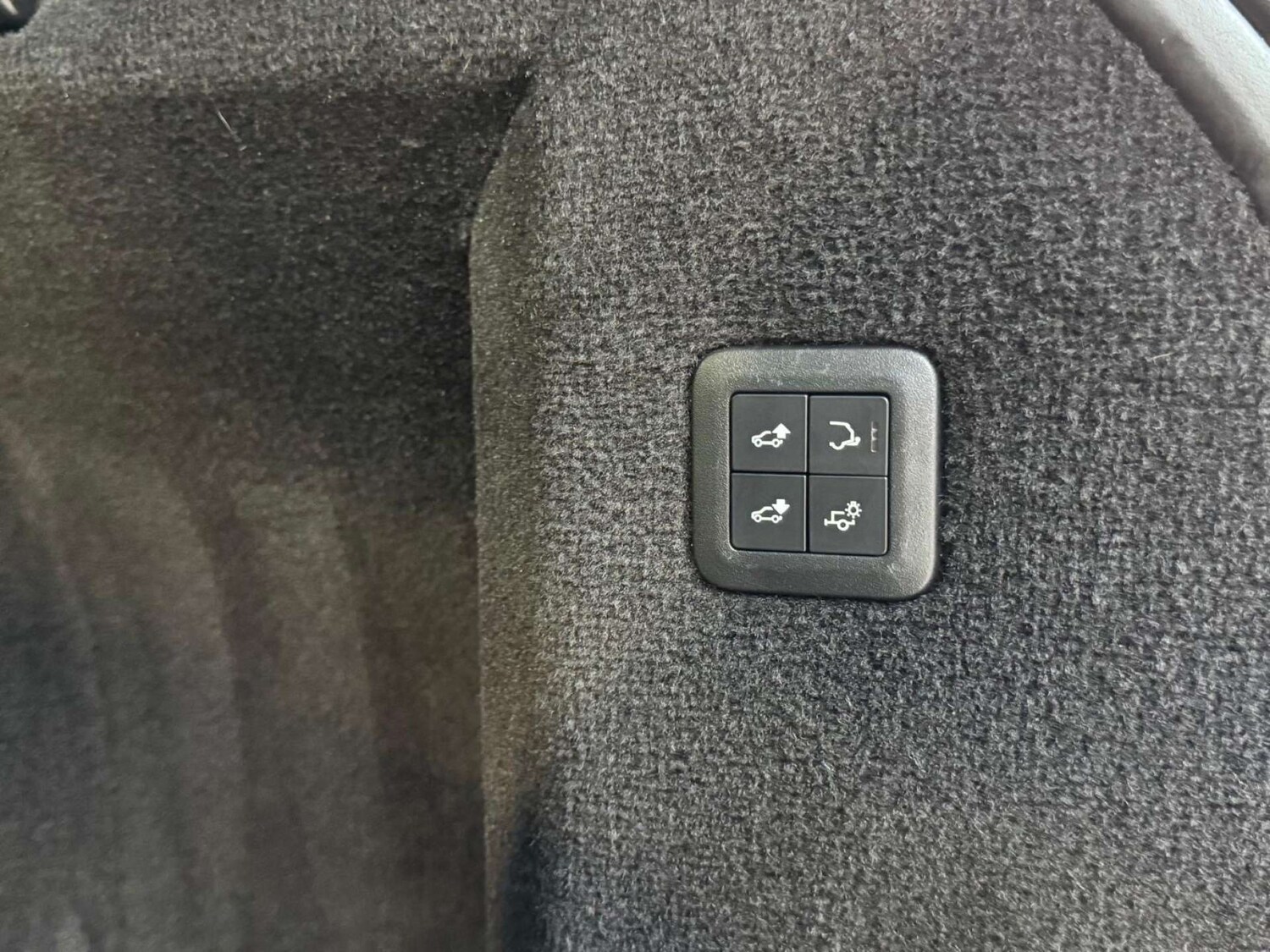 Used Land Rover Range Rover Sport 2018 for sale - 77676600: Photo 90