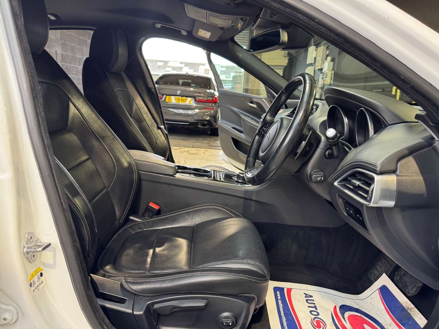 Used Jaguar XE 2017 for sale - 77639596: Photo 41