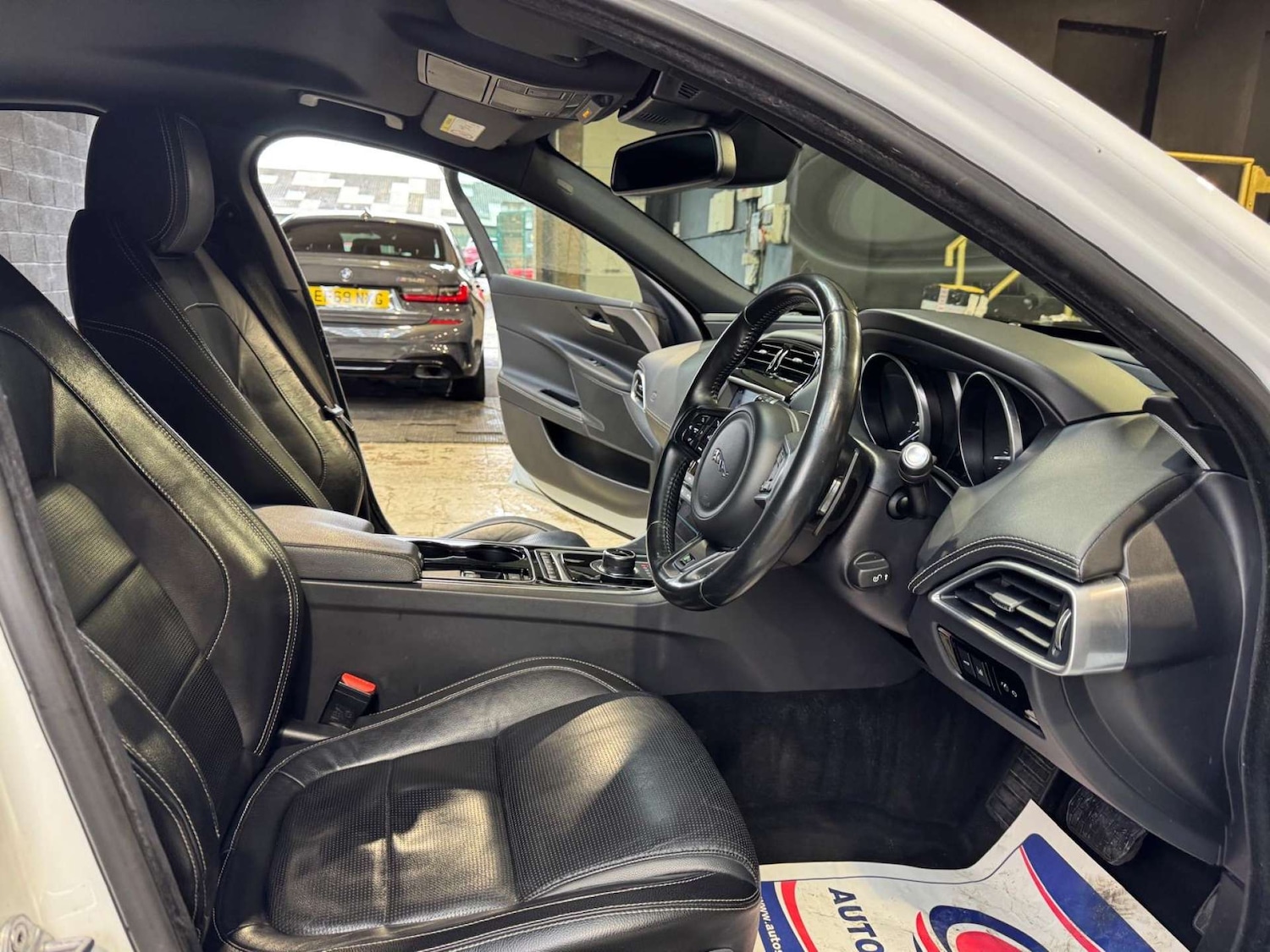 Used Jaguar XE 2017 for sale - 77639596: Photo 42