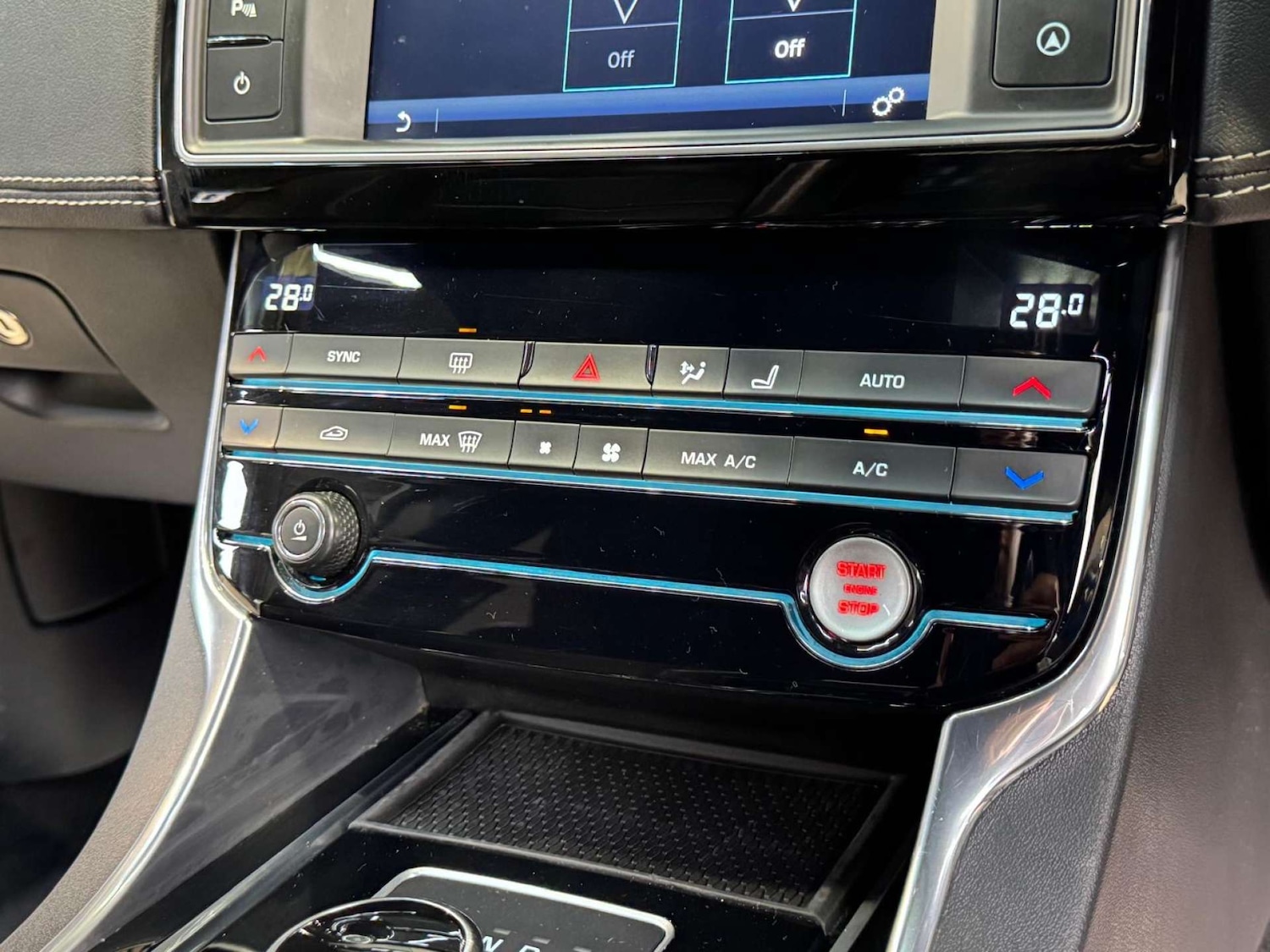 Used Jaguar XE 2017 for sale - 77639596: Photo 48