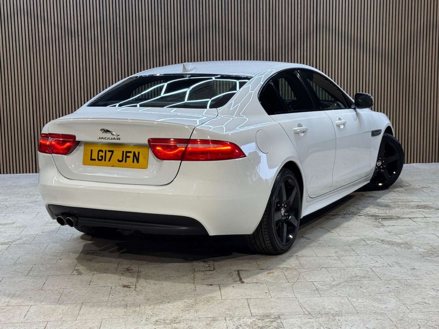 Used Jaguar XE 2017 for sale - 77639596: Photo 5