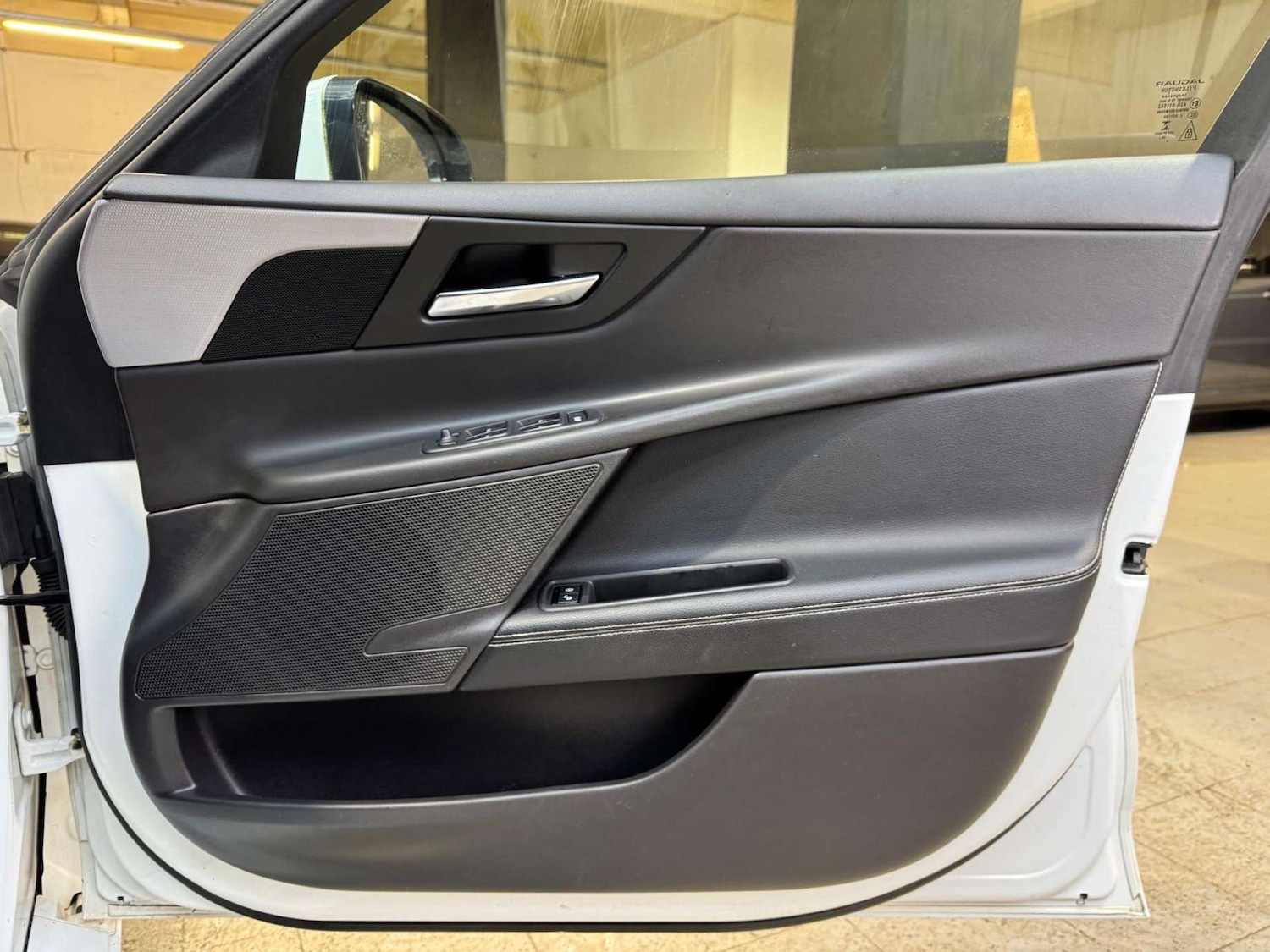 Used Jaguar XE 2017 for sale - 77639596: Photo 55