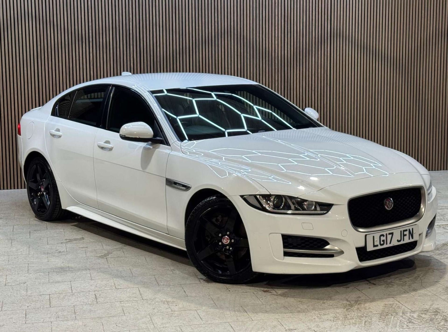 Used Jaguar XE 2017 for sale - 77639596: Photo 8