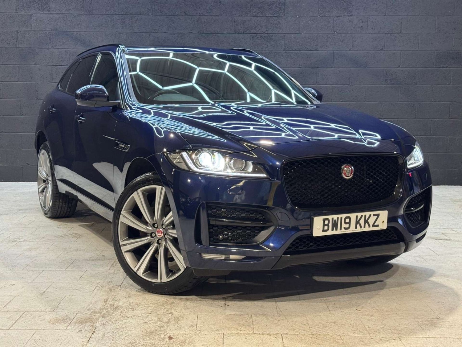 Used Jaguar F-Pace 2019 for sale - 76395515: Photo 1
