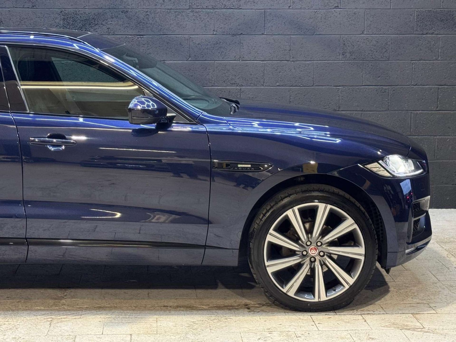 Used Jaguar F-Pace 2019 for sale - 76395515: Photo 11