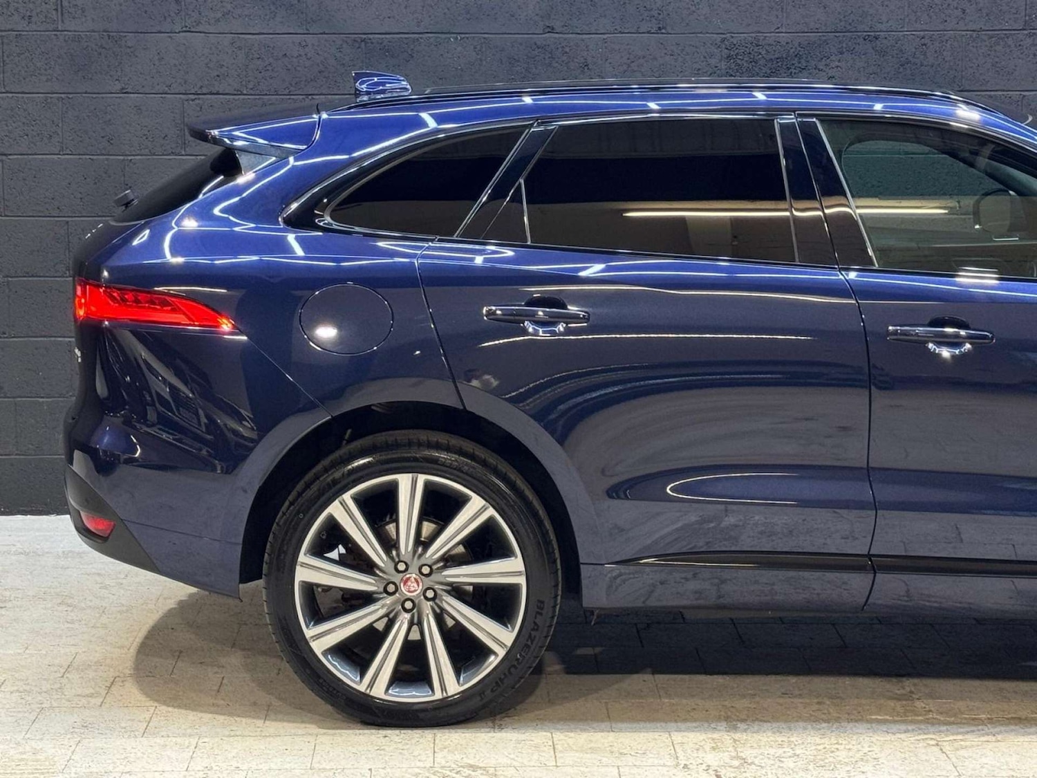 Used Jaguar F-Pace 2019 for sale - 76395515: Photo 12
