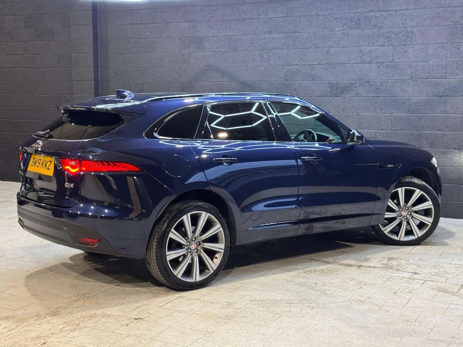 Used Jaguar F-Pace 2019 for sale - 76395515: Photo 13