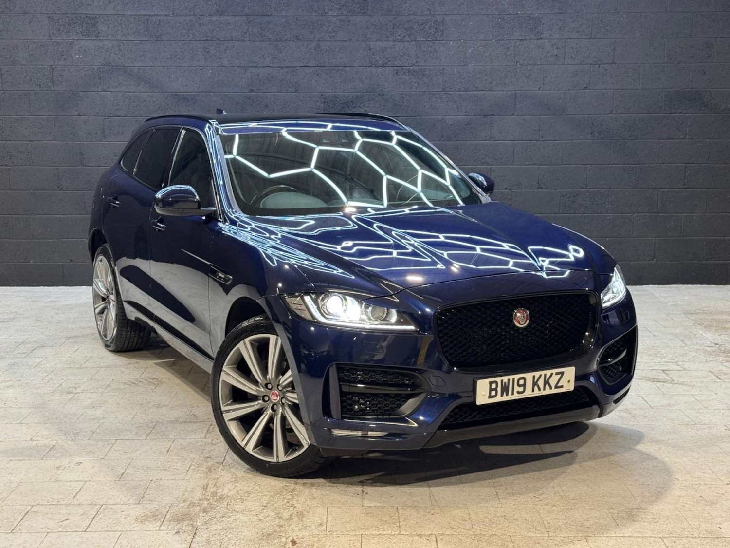 Used Jaguar F-Pace 2019 for sale - 76395515: Photo 19