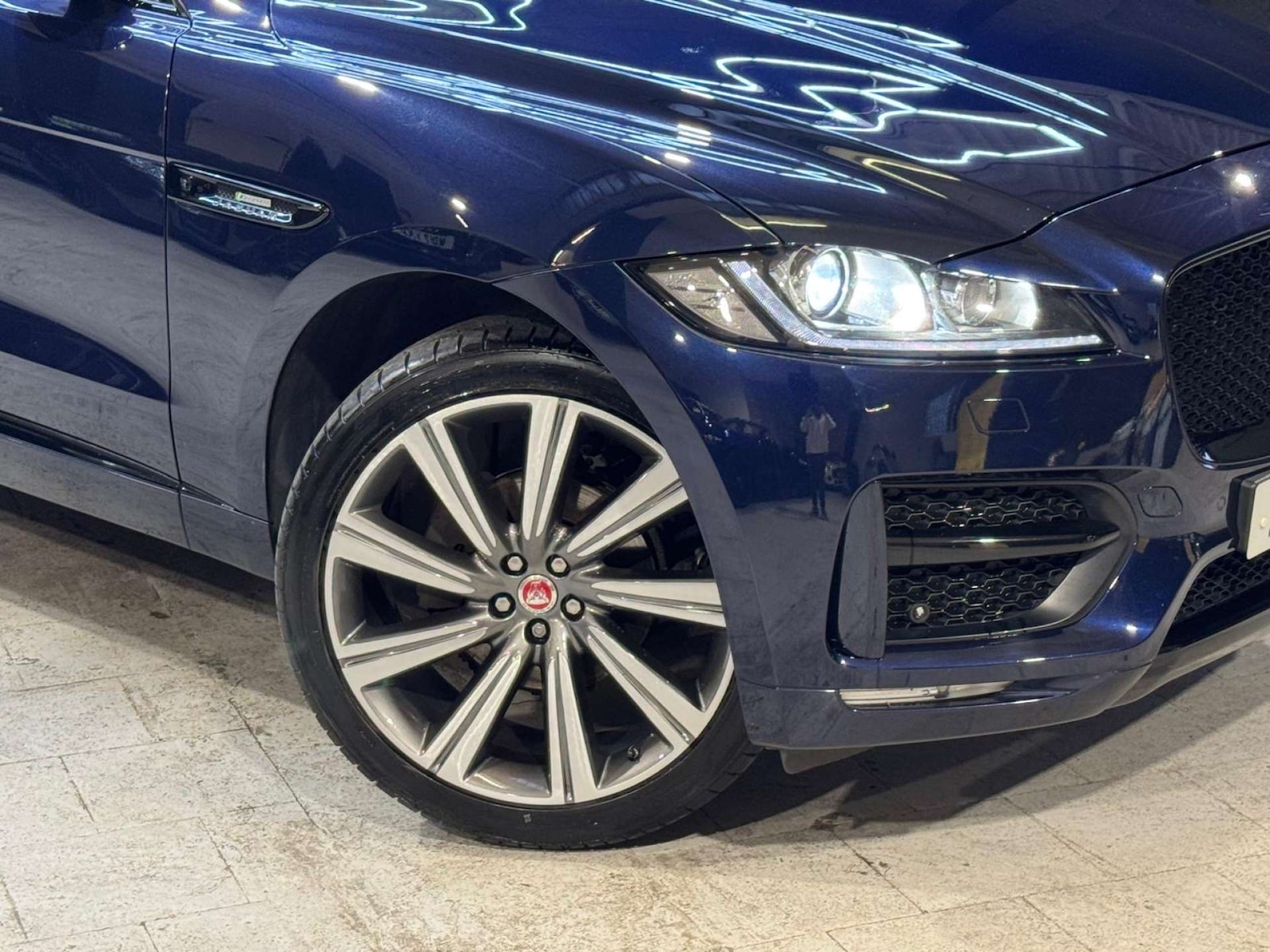 Used Jaguar F-Pace 2019 for sale - 76395515: Photo 21