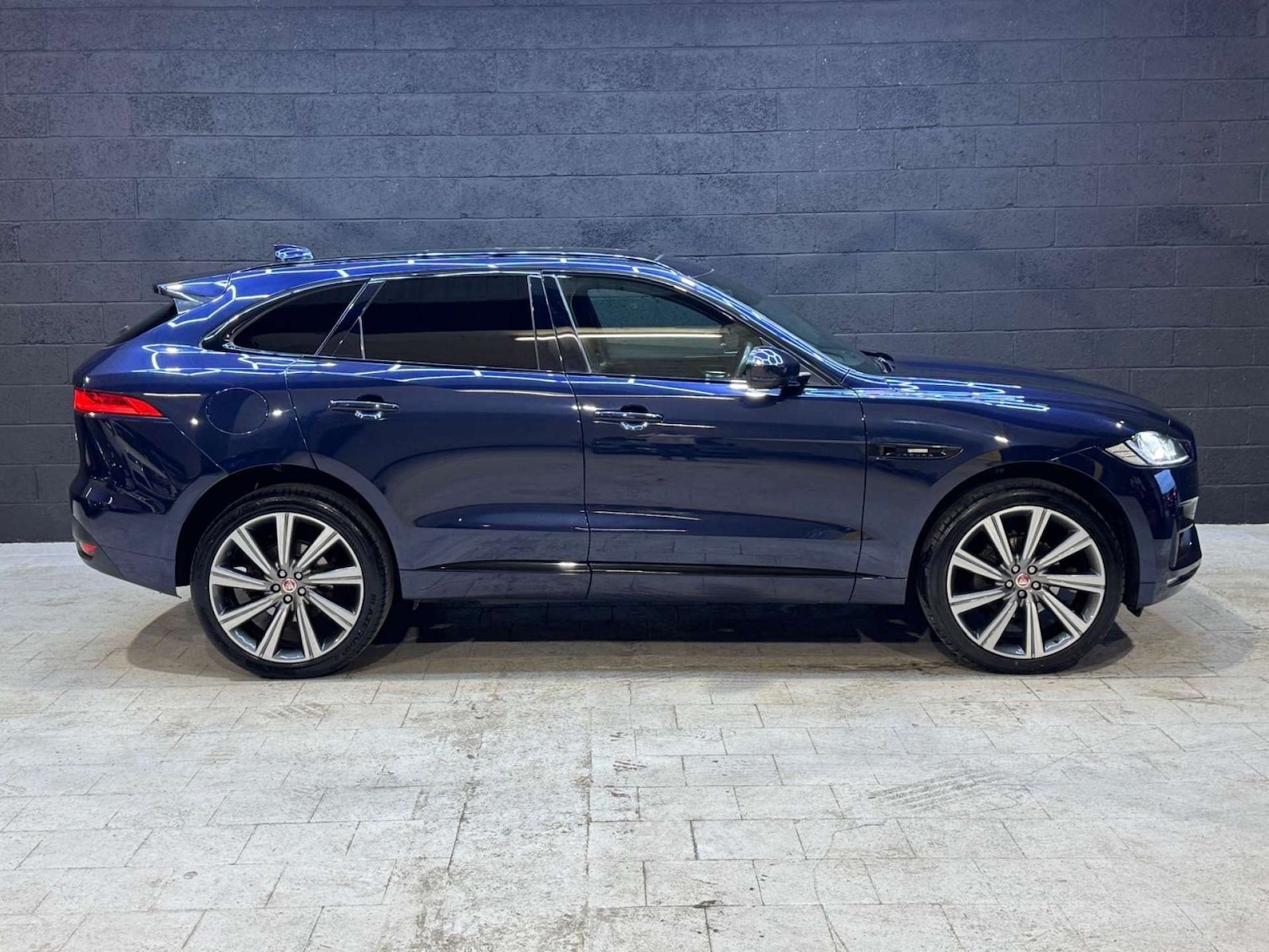 Used Jaguar F-Pace 2019 for sale - 76395515: Photo 22