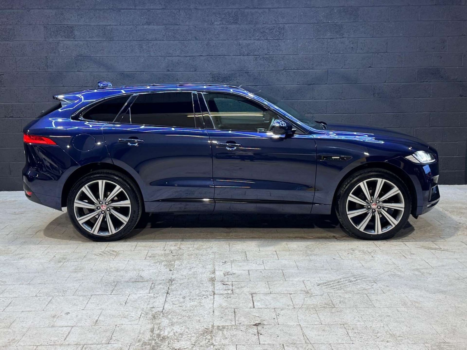 Used Jaguar F-Pace 2019 for sale - 76395515: Photo 23