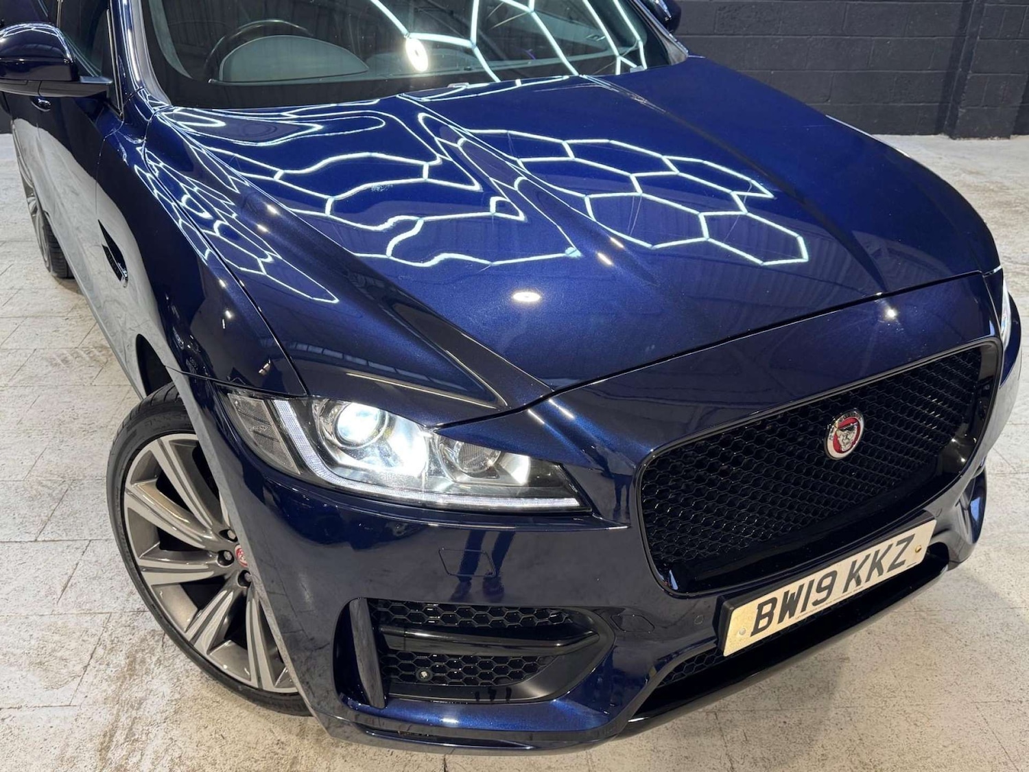 Used Jaguar F-Pace 2019 for sale - 76395515: Photo 24