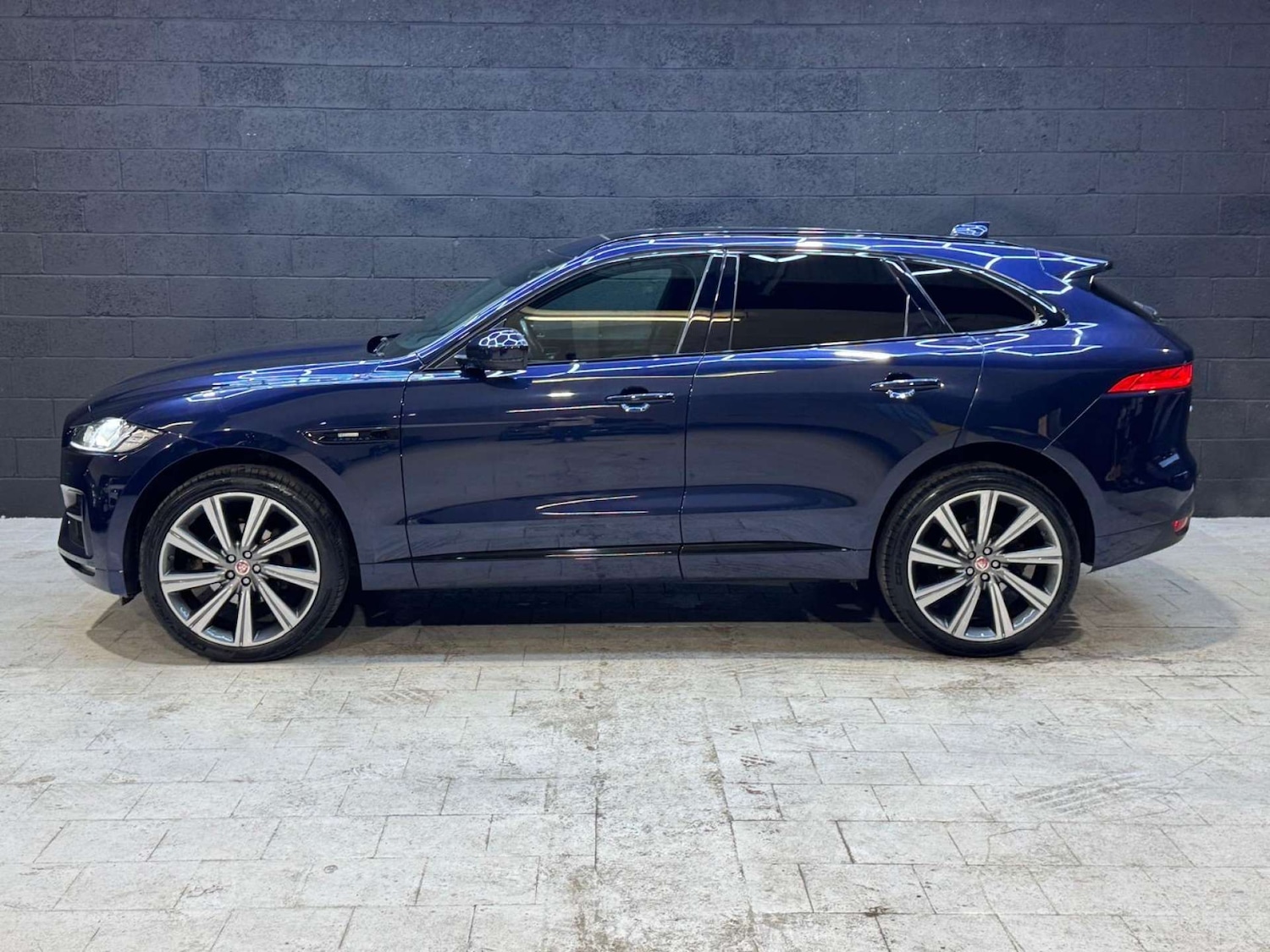 Used Jaguar F-Pace 2019 for sale - 76395515: Photo 25