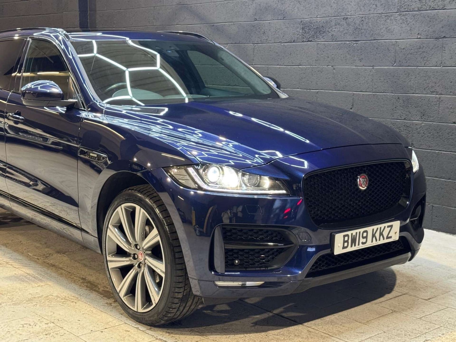 Used Jaguar F-Pace 2019 for sale - 76395515: Photo 27