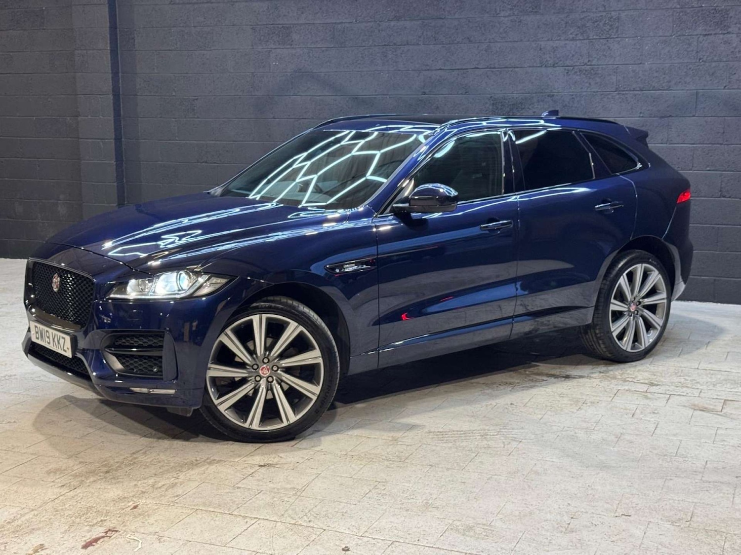 Used Jaguar F-Pace 2019 for sale - 76395515: Photo 33