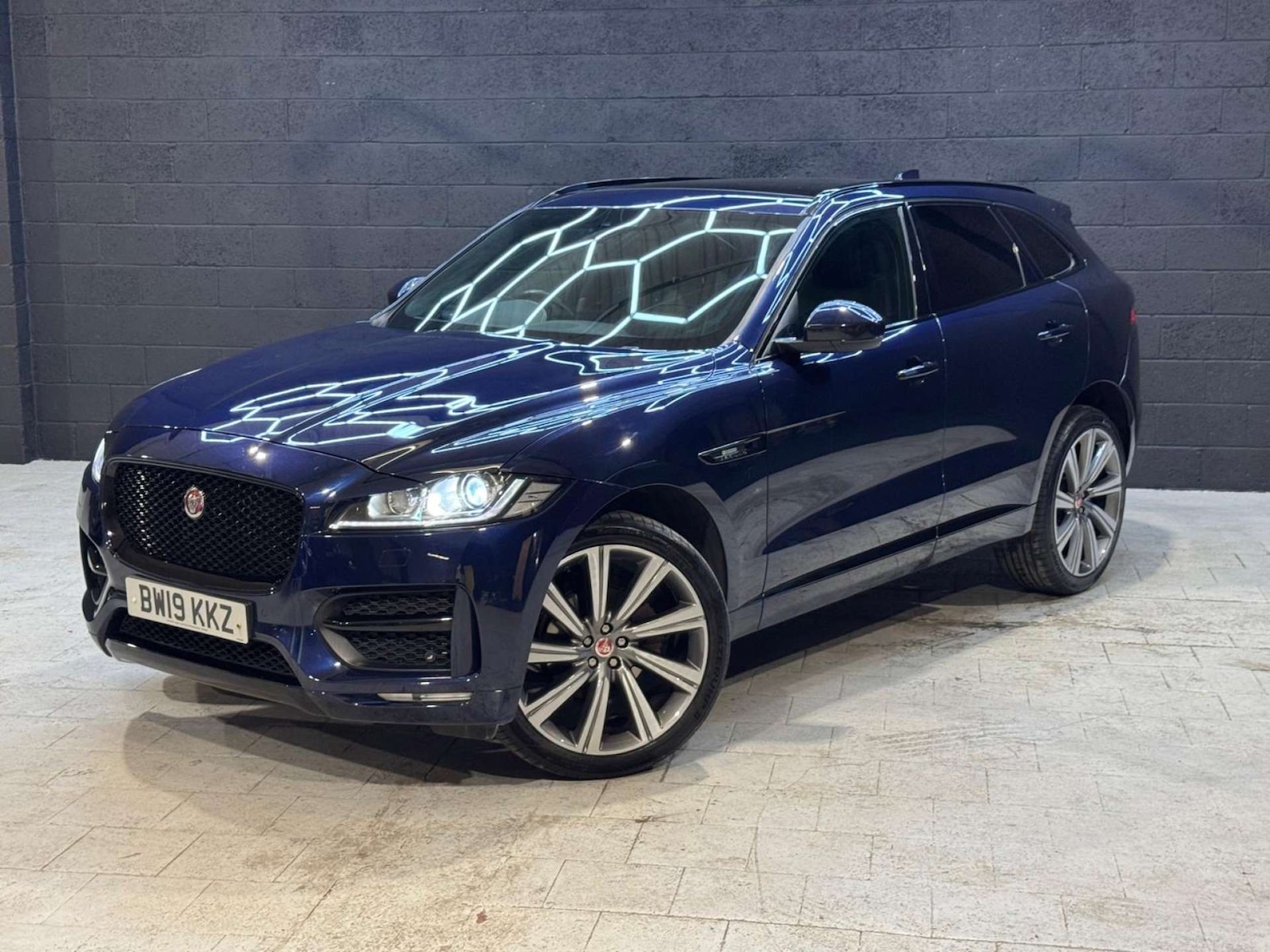 Used Jaguar F-Pace 2019 for sale - 76395515: Photo 34