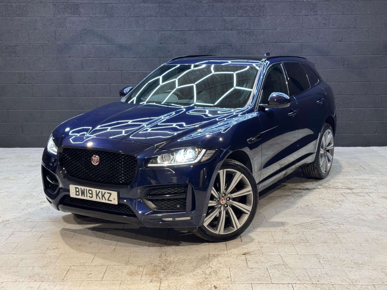 Used Jaguar F-Pace 2019 for sale - 76395515: Photo 35