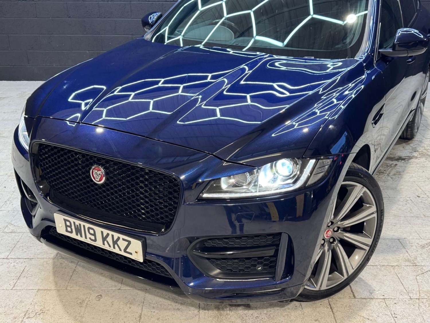 Used Jaguar F-Pace 2019 for sale - 76395515: Photo 36