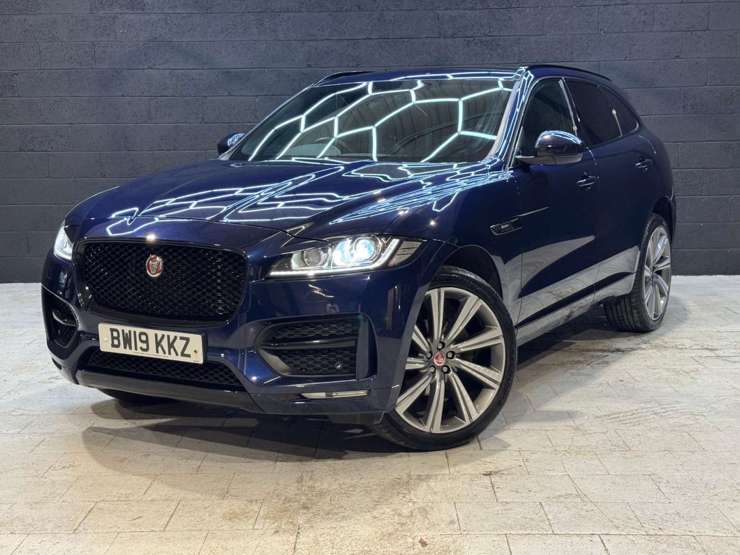Used Jaguar F-Pace 2019 for sale - 76395515: Photo 37