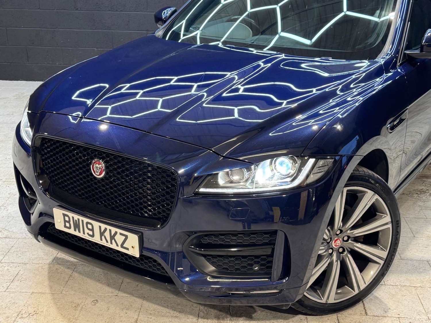 Used Jaguar F-Pace 2019 for sale - 76395515: Photo 41