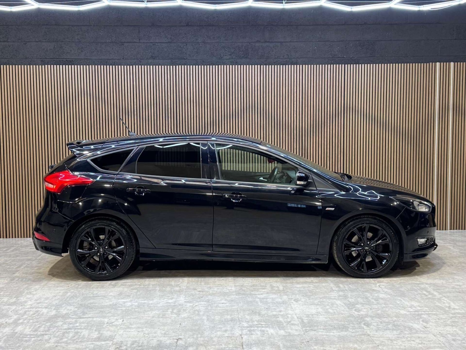 Used Ford Focus 2017 for sale - 78063296: Photo 34