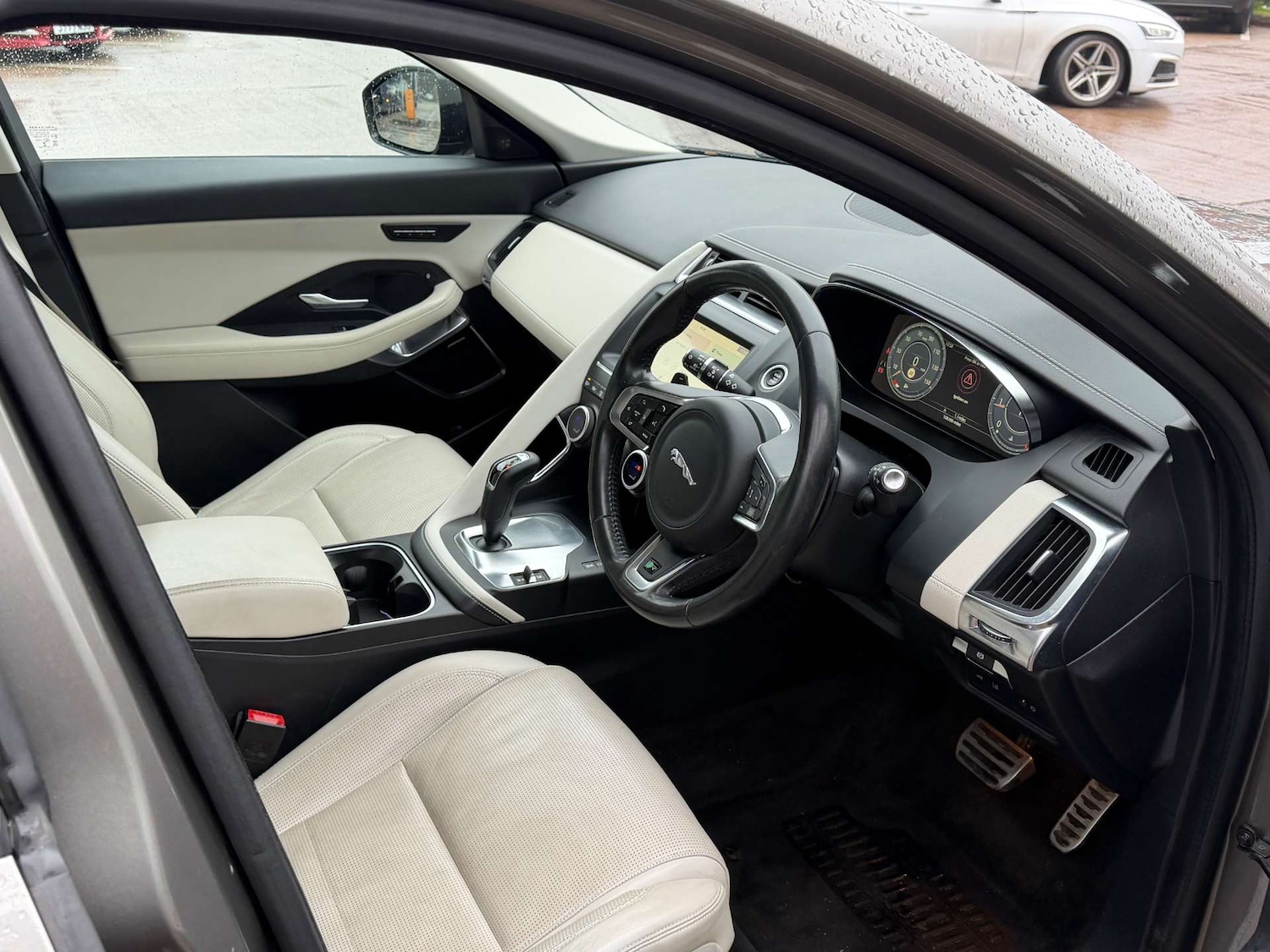 Used Jaguar E-Pace 2019 for sale - 77168063: Photo 2