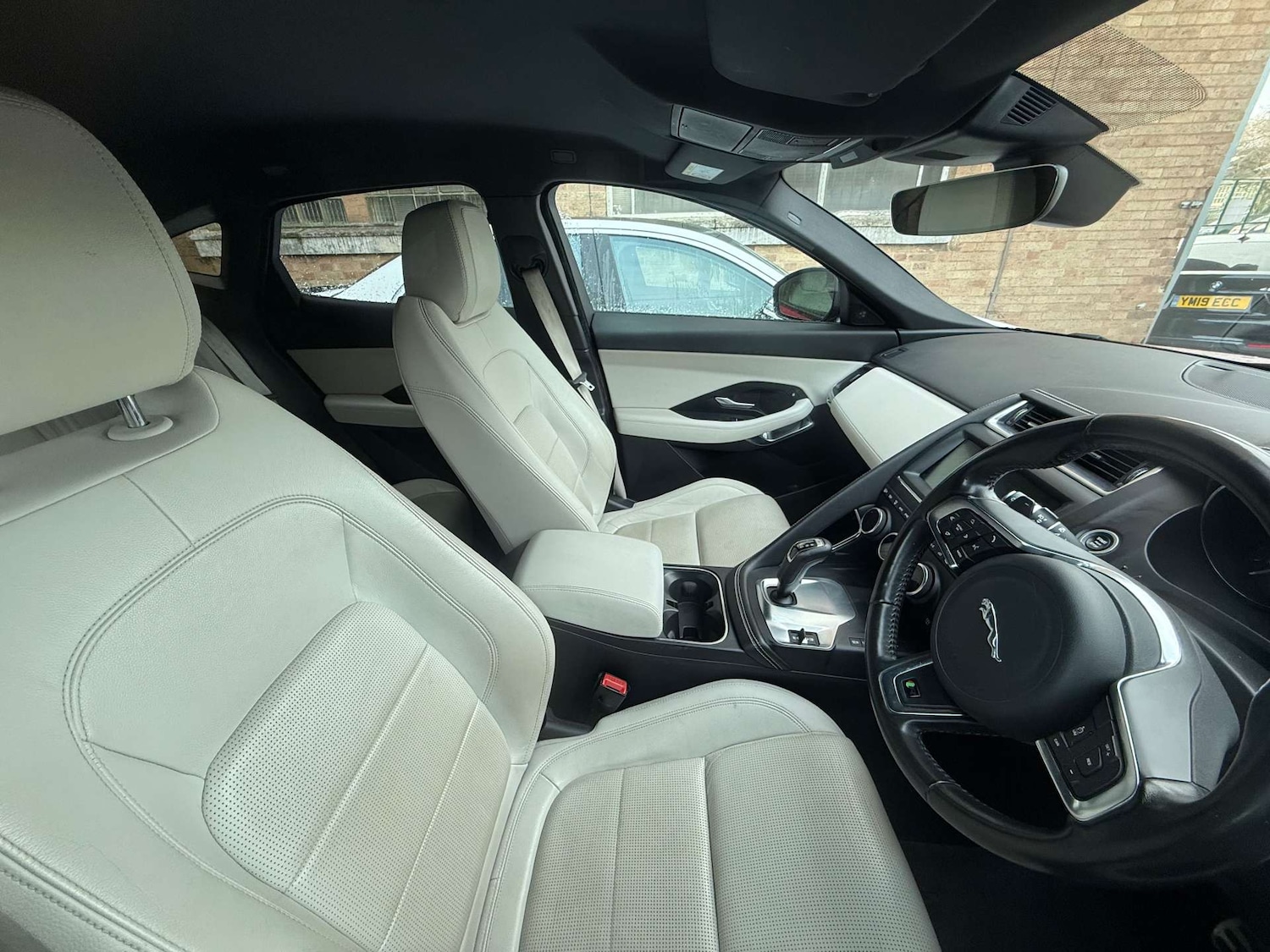 Used Jaguar E-Pace 2018 for sale - 76681888: Photo 2