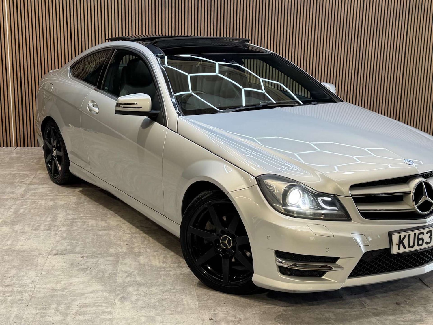 Used Mercedes-Benz C Class 2014 for sale - 78172535: Photo 12