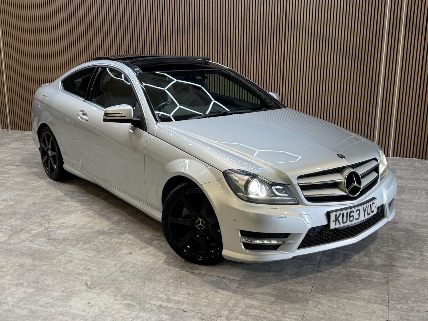 Used Mercedes-Benz C Class 2014 for sale - 78172535: Photo 14