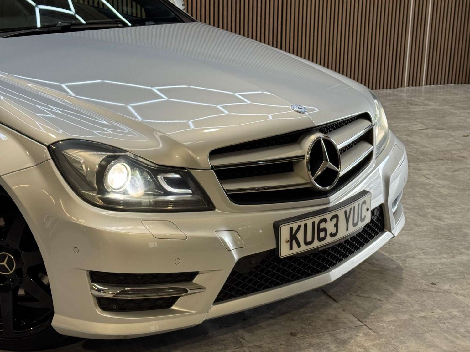 Used Mercedes-Benz C Class 2014 for sale - 78172535: Photo 16