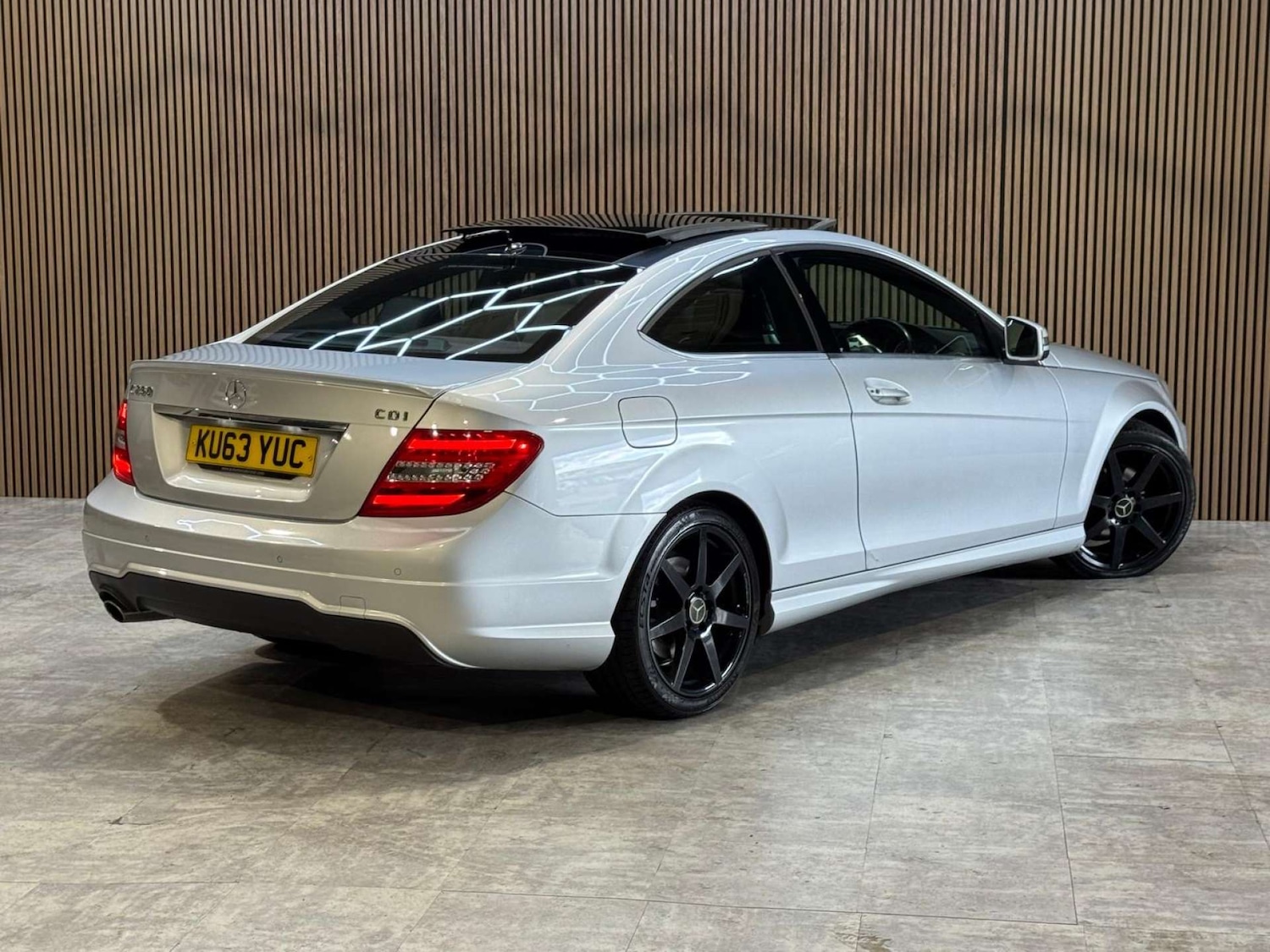 Used Mercedes-Benz C Class 2014 for sale - 78172535: Photo 23