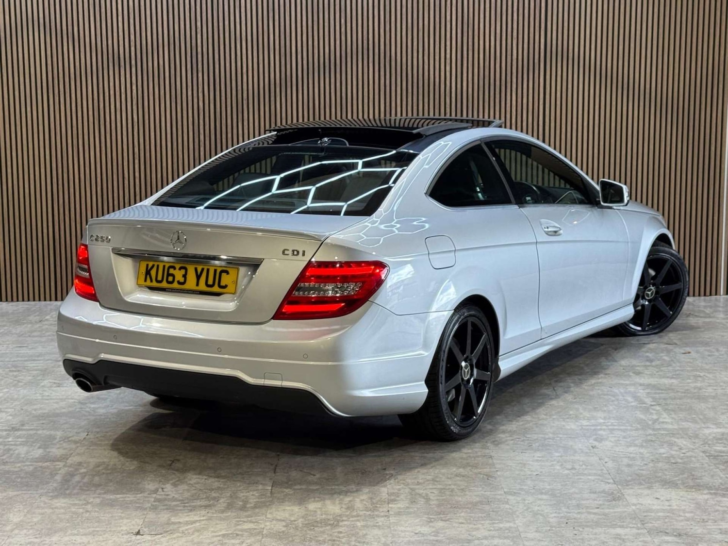 Used Mercedes-Benz C Class 2014 for sale - 78172535: Photo 24