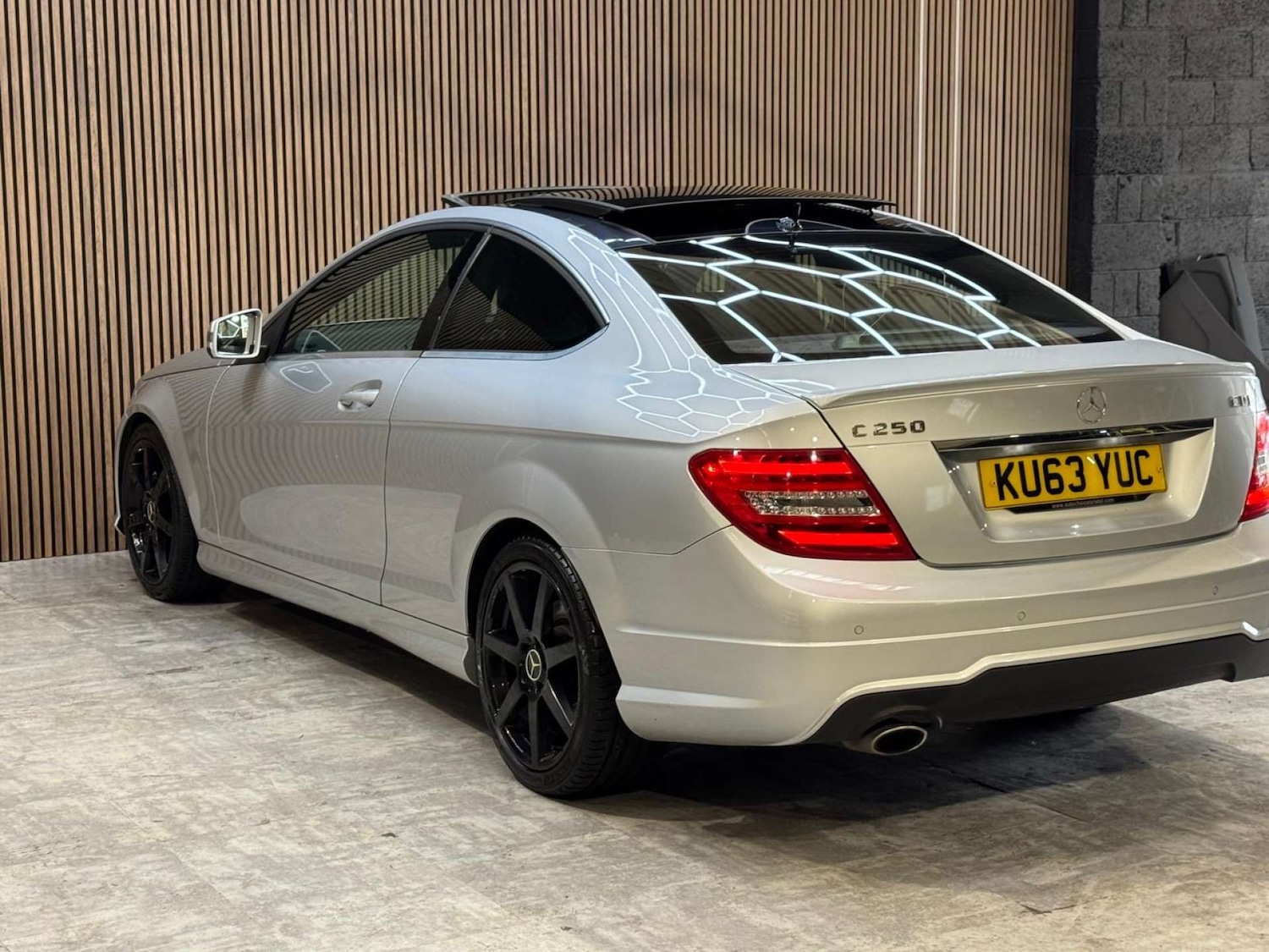 Used Mercedes-Benz C Class 2014 for sale - 78172535: Photo 25