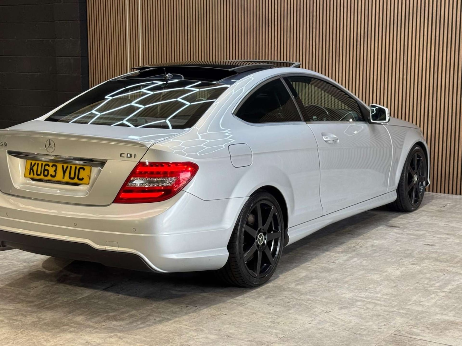 Used Mercedes-Benz C Class 2014 for sale - 78172535: Photo 26