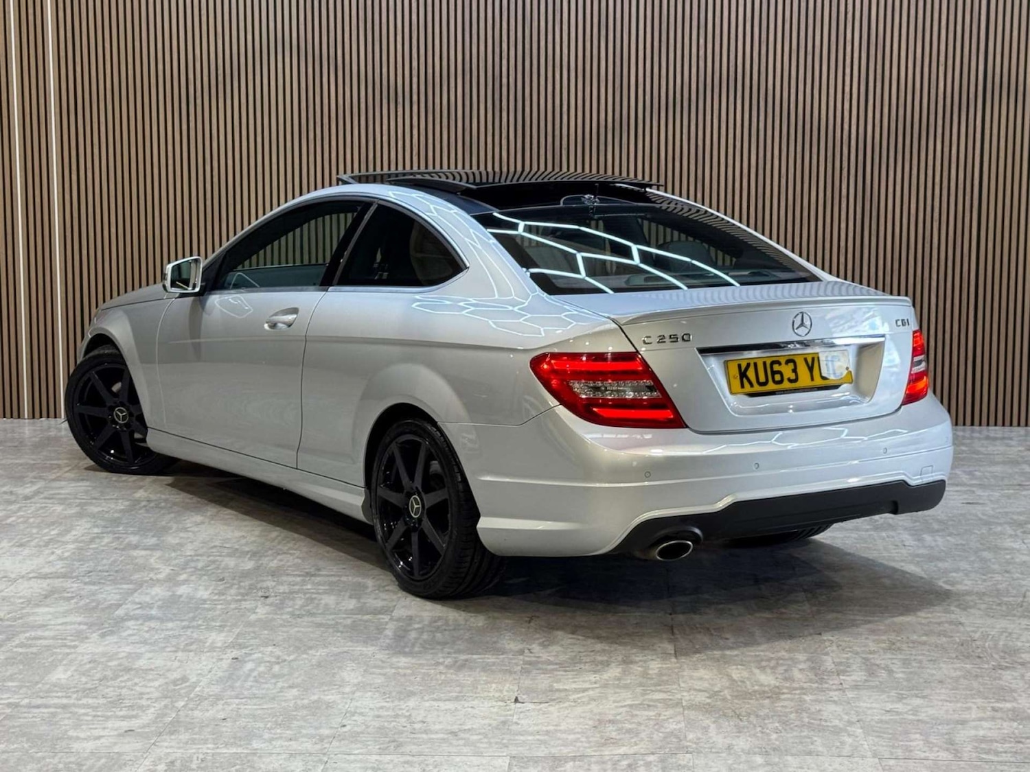 Used Mercedes-Benz C Class 2014 for sale - 78172535: Photo 29