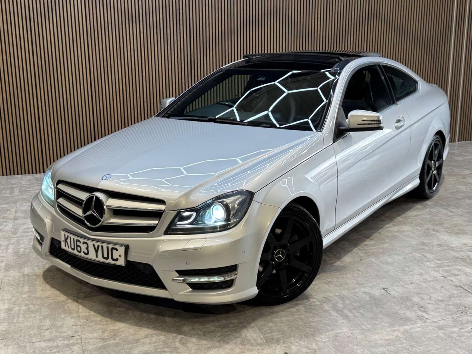 Used Mercedes-Benz C Class 2014 for sale - 78172535: Photo 36